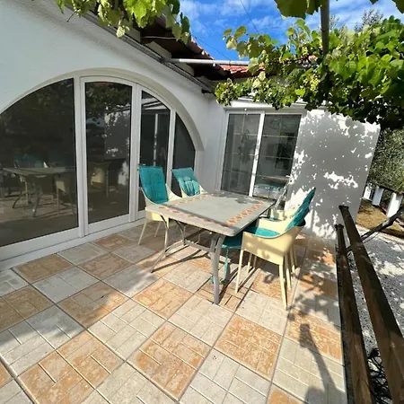 80 Sqm House Next To The Sea Hébergement de vacances